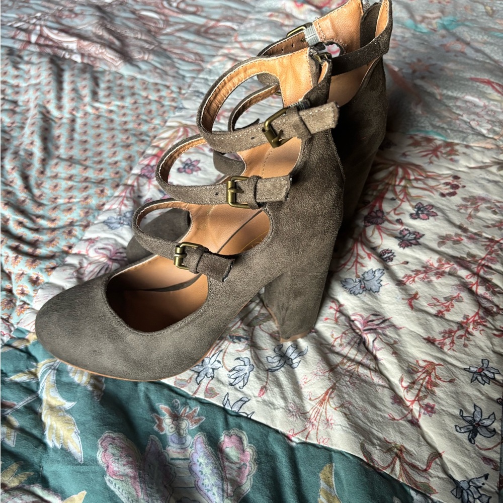 Women's Green Suede Heels